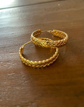 Load image into Gallery viewer, wheat hoop earrings