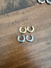 Load image into Gallery viewer, thick everyday hoops