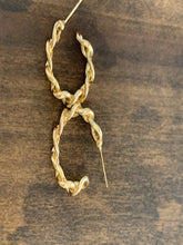 Load image into Gallery viewer, chunky chain hoops