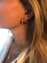 Load image into Gallery viewer, thick everyday hoops