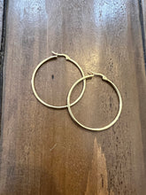 Load image into Gallery viewer, classic hoop