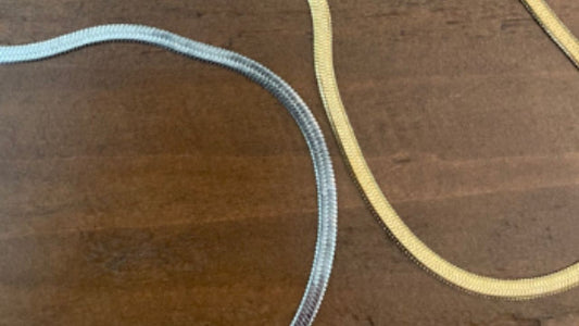 how-to-layer-necklaces-easily