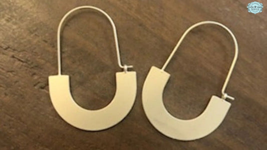 how-to-sanitize-earrings-properly