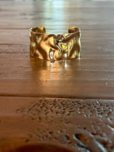 Load image into Gallery viewer, large hammered cuff