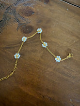 Load image into Gallery viewer, pearl flower bracelet