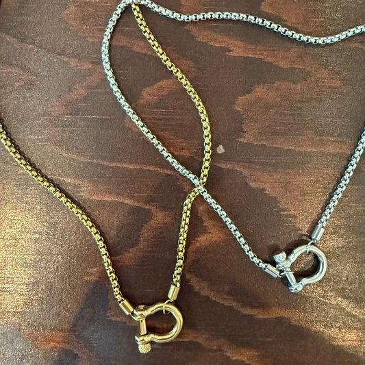 carabiner horseshoe necklace