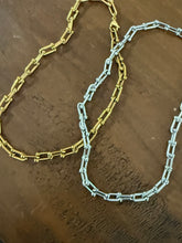 Load image into Gallery viewer, horseshoe link necklace