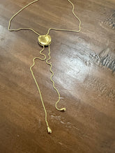 Load image into Gallery viewer, gold disc drop lariat