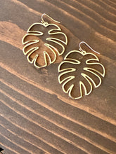 Load image into Gallery viewer, palm leaf earrings