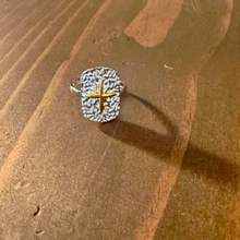 Load image into Gallery viewer, waterproof mixed metal hammered cross ring