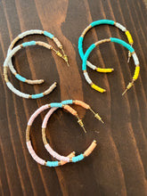 Load image into Gallery viewer, light heishi beaded summer hoops