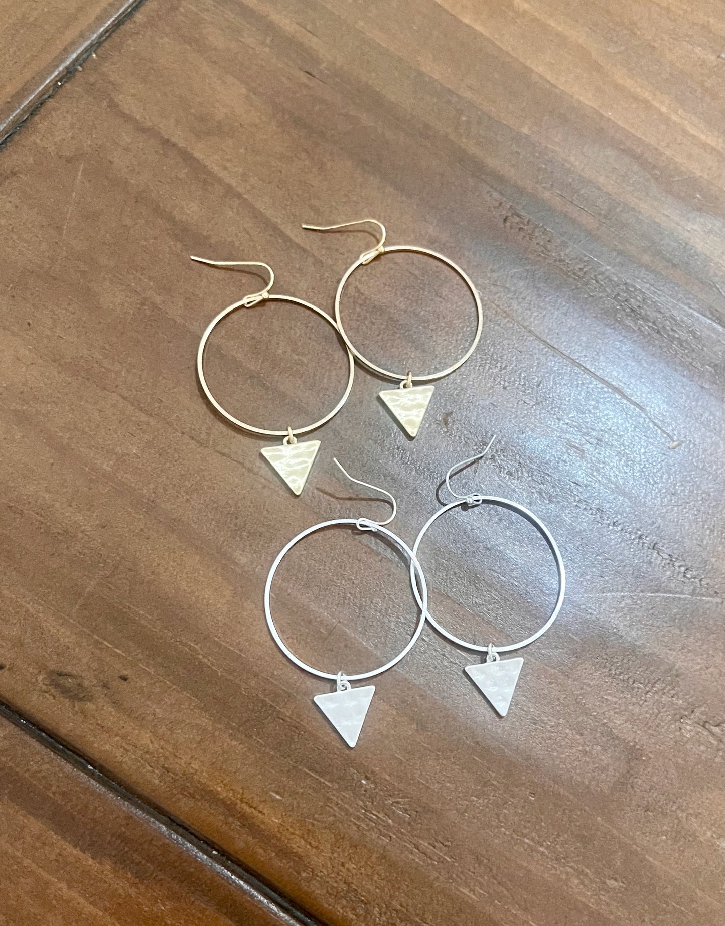 hammered triangle drop hoop