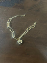 Load image into Gallery viewer, chunky heart charm bracelet