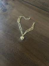 Load image into Gallery viewer, chunky heart charm bracelet