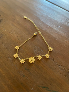 gold daisy bracelet