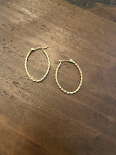 Load image into Gallery viewer, thin rope chain oval hoop earrings