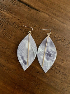 leatherette leaf dangle earrings