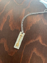 Load image into Gallery viewer, arrow pendant necklace
