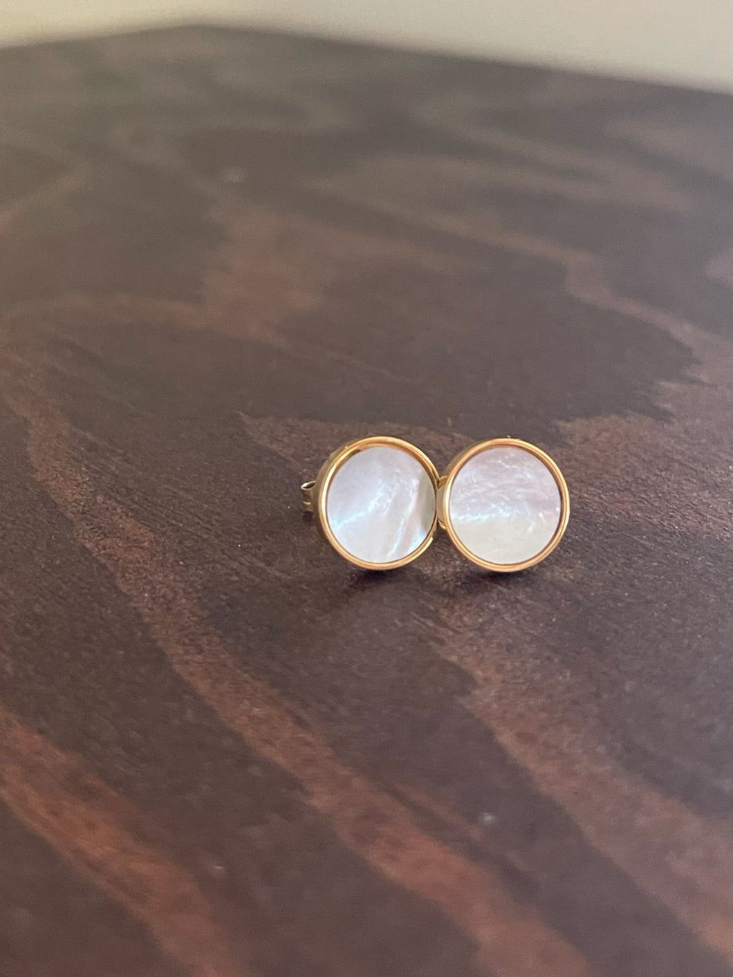flat pearl stud earrings