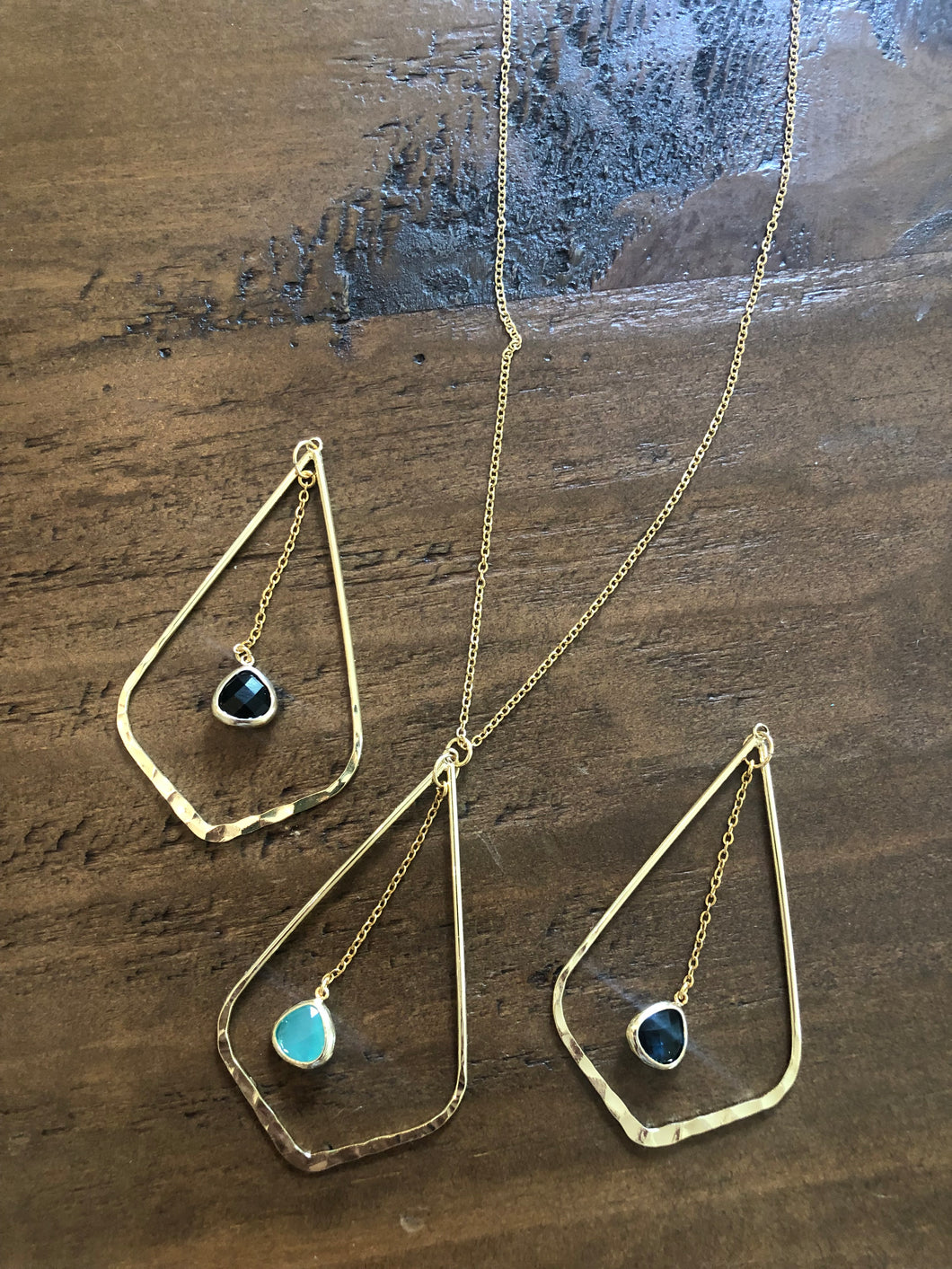 teardrop glass stone hanging pendant necklace