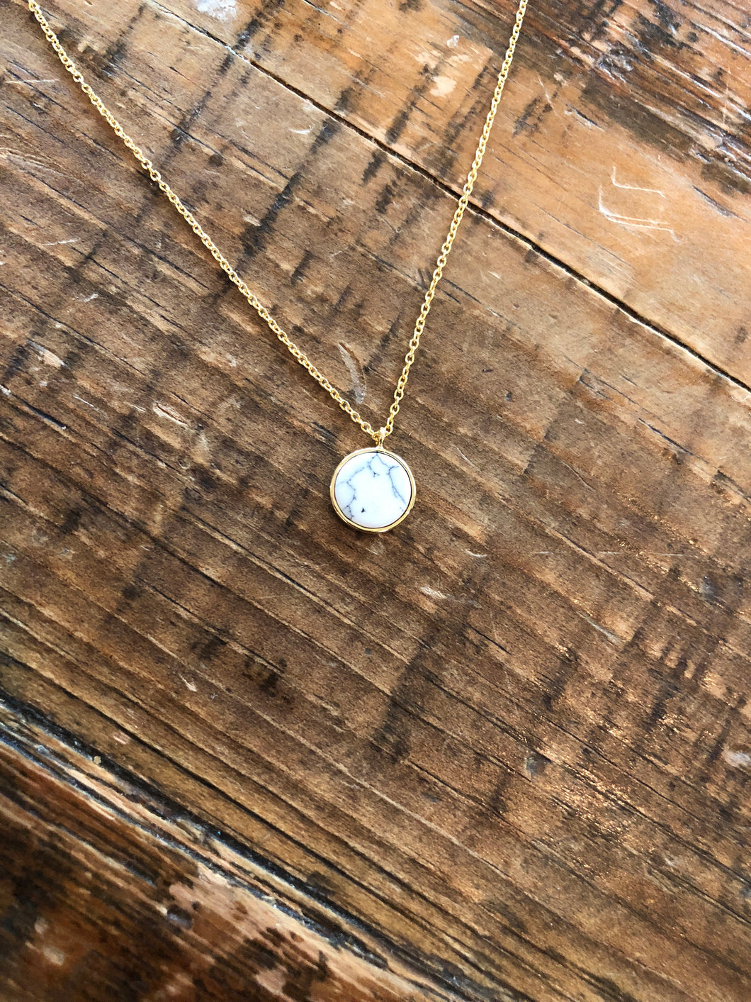 turquoise/white marble round flat pendant necklace