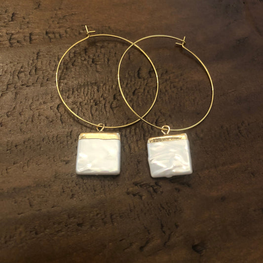 square fresh water pearl hoop earrings. pearl earrings. fresh water pearl hoops. hoop earrings