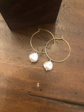 Load image into Gallery viewer, baroque pearl hoop earrings