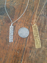 Load image into Gallery viewer, mesh bar pendant necklace