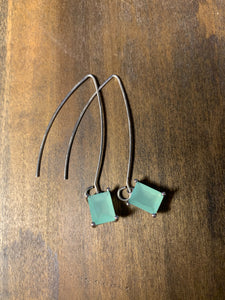 teardrop emerald glass stone earring