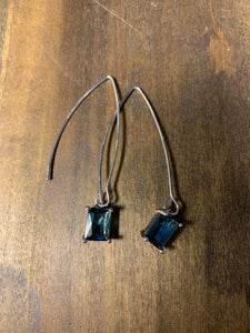 teardrop emerald glass stone earring